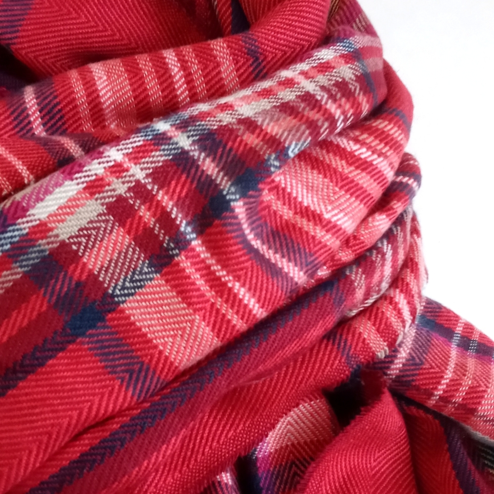 Large Preppy Women’s Scottish Red Plaid Fringed Oversized Scarf (Super Soft) - Picture 7 of 10